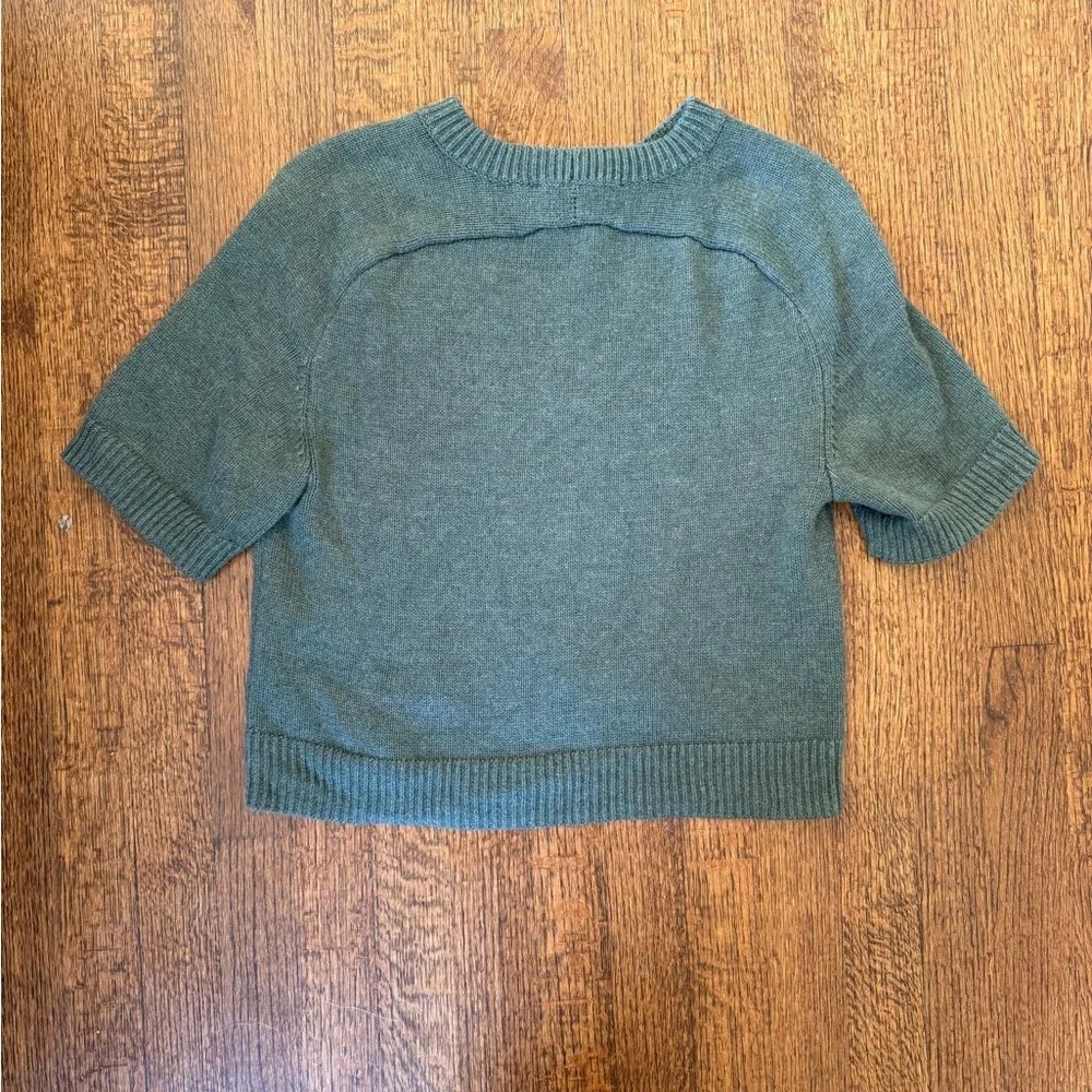 The A&F Madeline Crew Sweater Tee in Green XS - Picture 5 of 5